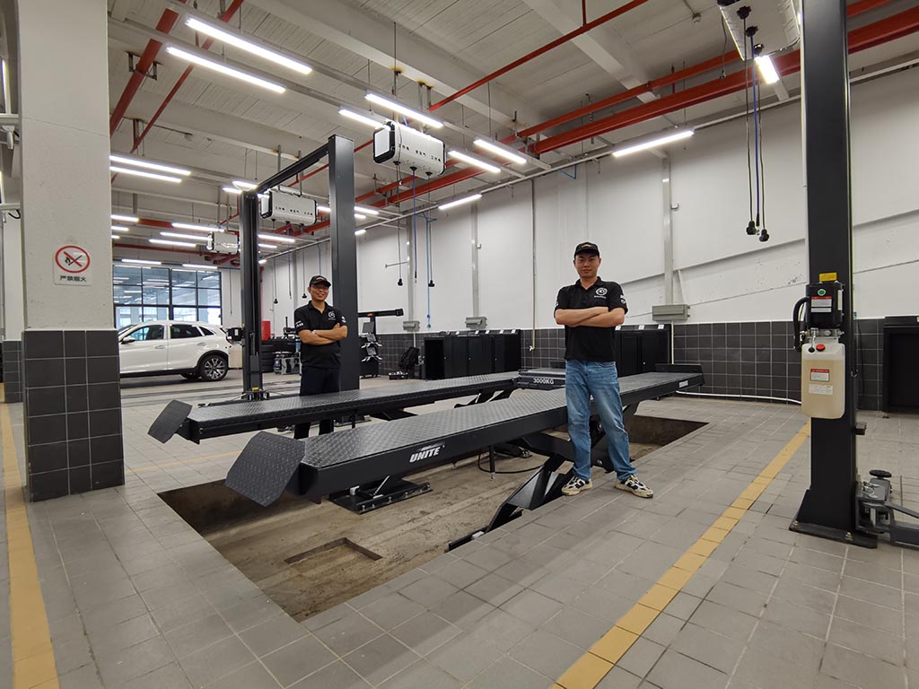 Chinese Luxury Car Marque Red Flag Auto Dealers Choose JA 6 Workstation Design for Automotive Repair Workshop