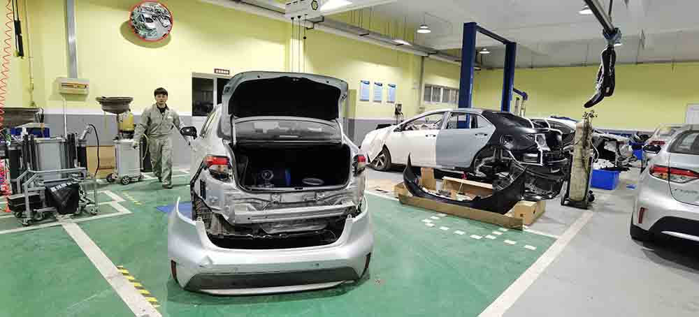 Как пользоваться двухстоечным автомобильным подъемником